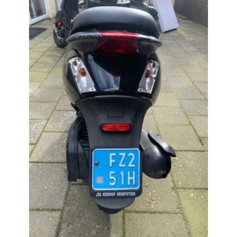 Piaggio zip (voor onderdelen)