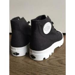 Mooie unwashes Palladium Pampa Hi longlace zwart mt 42