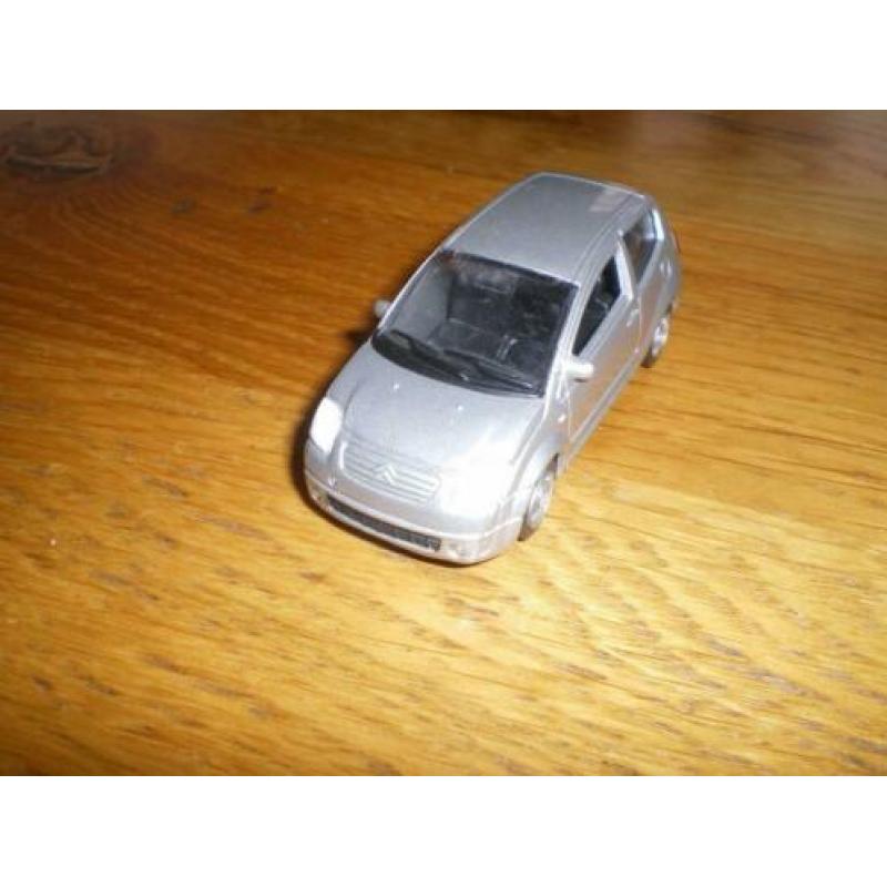 Toyota yildiz met en zonder sleutelhanger nieuw .