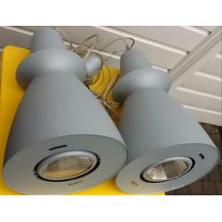 2 mooie grote design hanglampen ( industrial look )