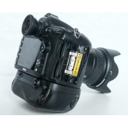 Nikon D7200, AF-S 16-85mm ED VR, batt. grip en accessoires