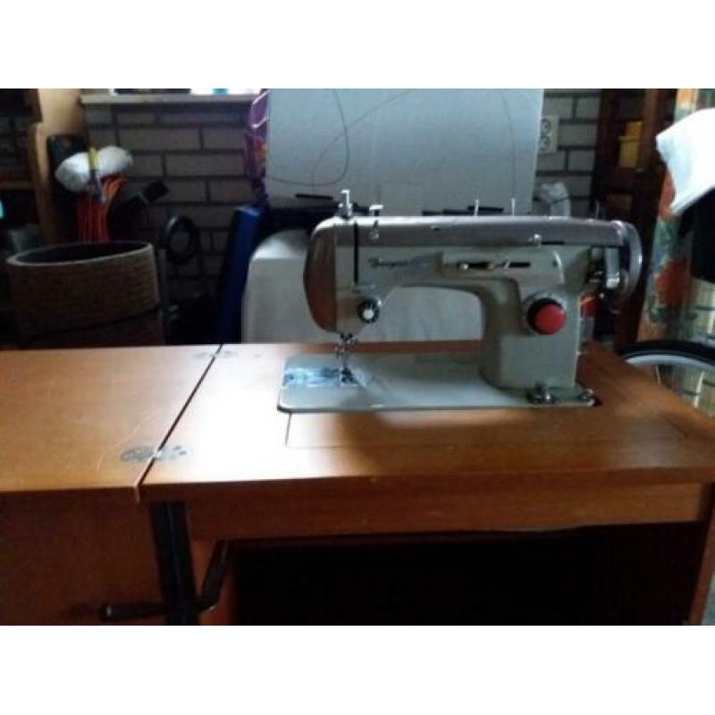 naaimachine inklapbaar met tafel