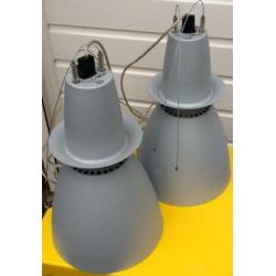 2 mooie grote design hanglampen ( industrial look )