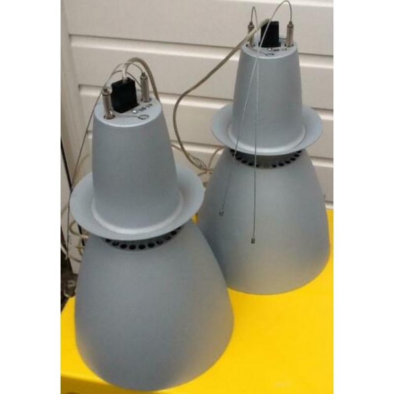 2 mooie grote design hanglampen ( industrial look )