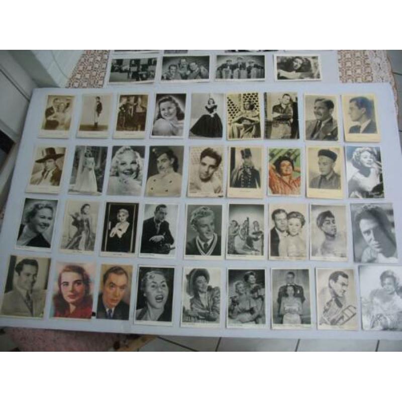 Verzameling met ansicht en foto's van artiesten filmsterren