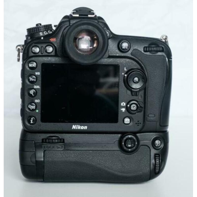 Nikon D7200, AF-S 16-85mm ED VR, batt. grip en accessoires