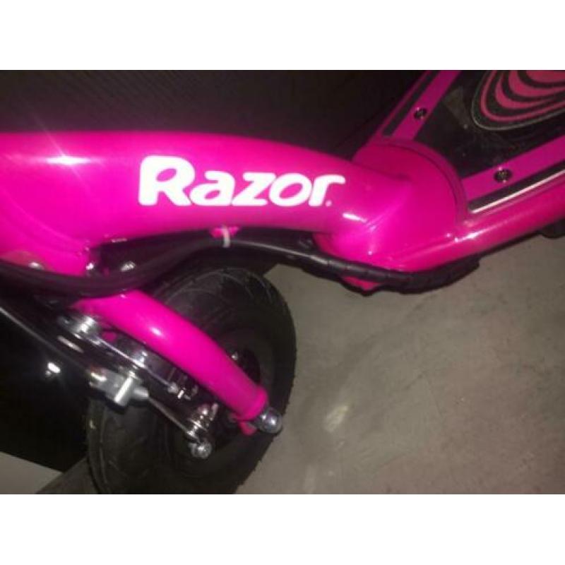 Step. E 100. Elektr. Power. Core. Razor
