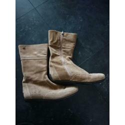 Prachtige nette beige suede TOMMY HILFIGER laarzen maat 36
