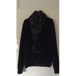 Mooi wollen vest met bontkraag