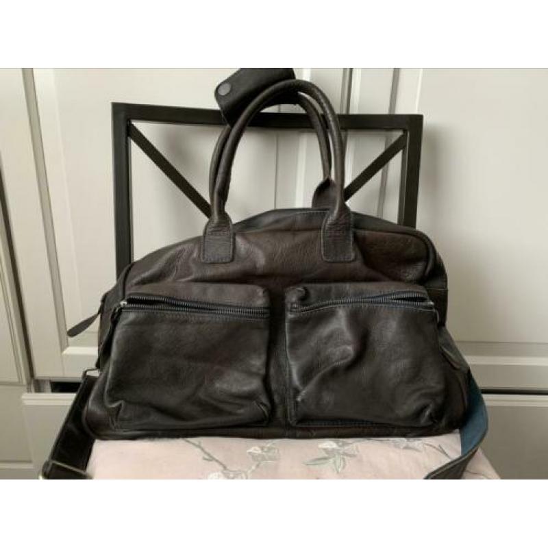 Cowboysbag the bag donkerbruin met blauwe stiksels