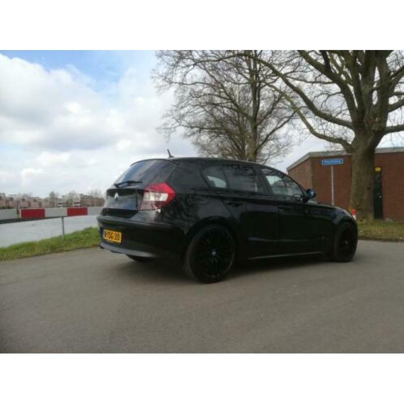 BMW 1-Serie 1.6 116I 2006 Zwart Nieuwe apk!