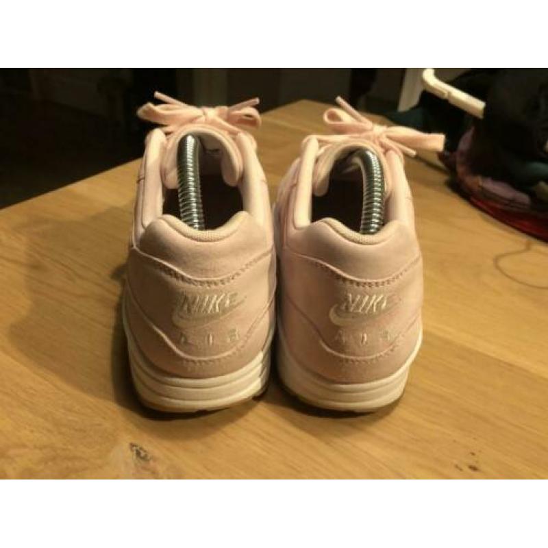 Nike WMNS Air Max 1 Pink Suède Maat 40