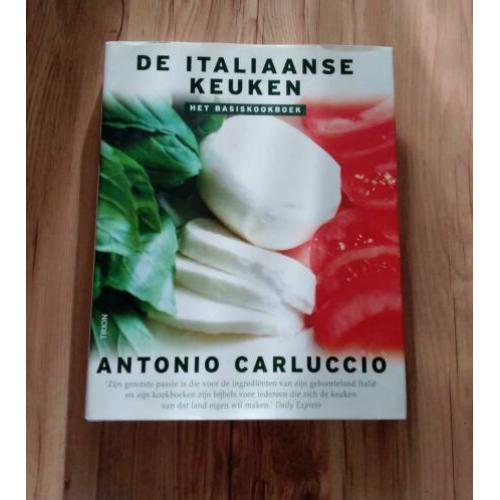 Antonio Carluccio -  De Italiaanse Keuken kookboek