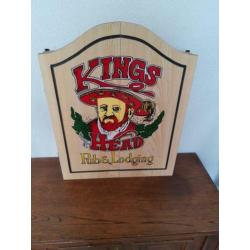 Dartbord in kast