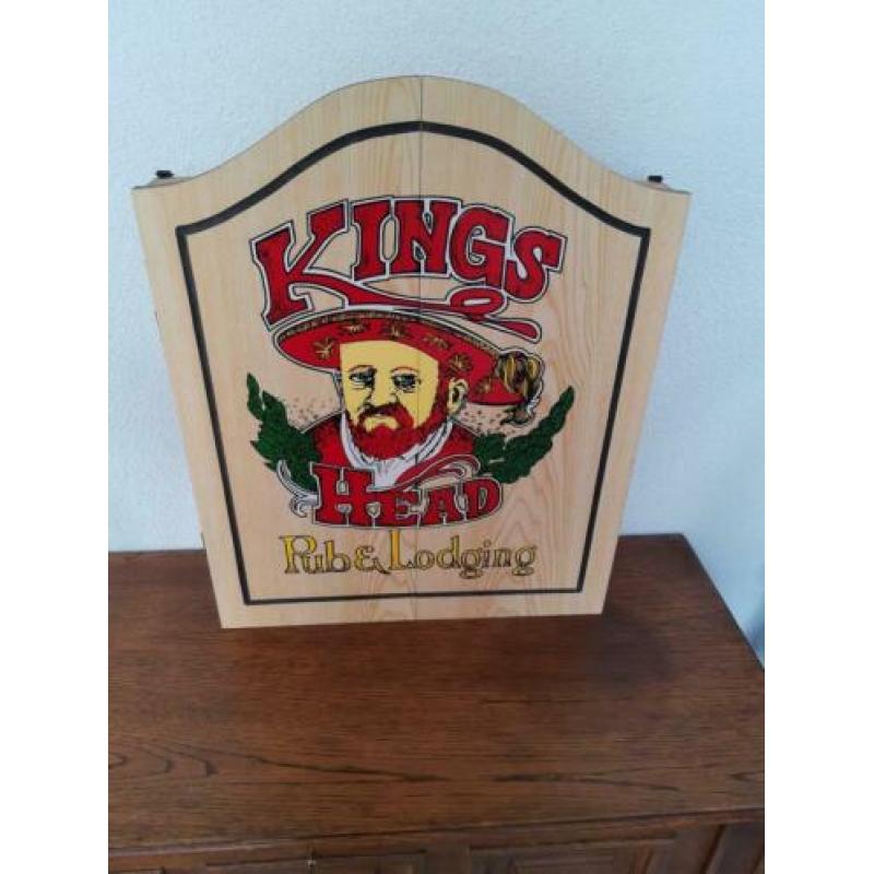 Dartbord in kast