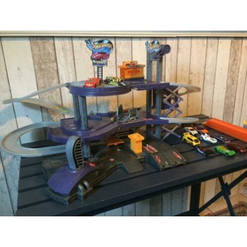 Hot Wheels garage en auto’s
