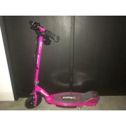 Step. E 100. Elektr. Power. Core. Razor