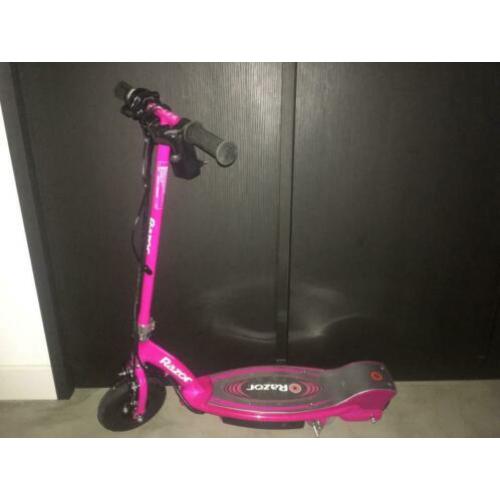 Step. E 100. Elektr. Power. Core. Razor
