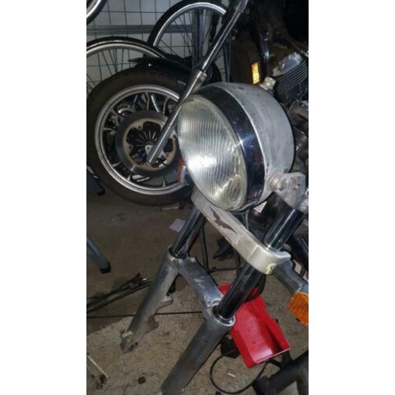 diverse moto guzzi onderdelen.