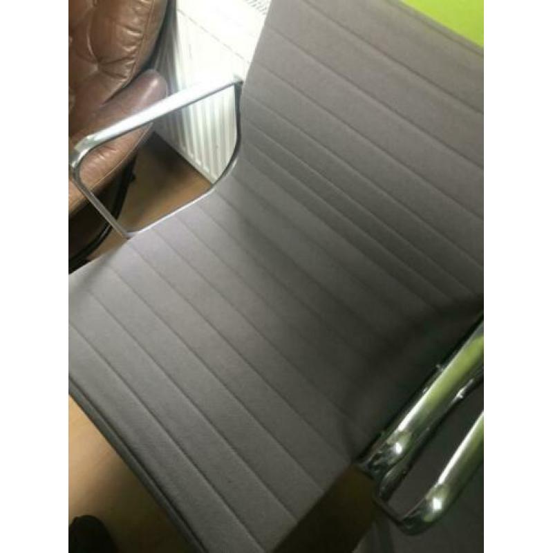 Eames 108 Vitra 2 stuks gepolijst alu zgan grijs taupe