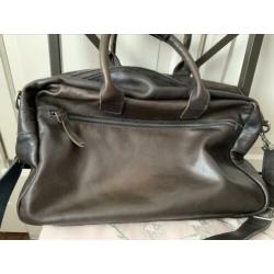Cowboysbag the bag donkerbruin met blauwe stiksels