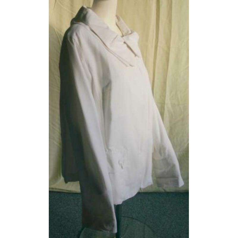 Mooie witte Easy Comfort jas, mt 44, nieuw