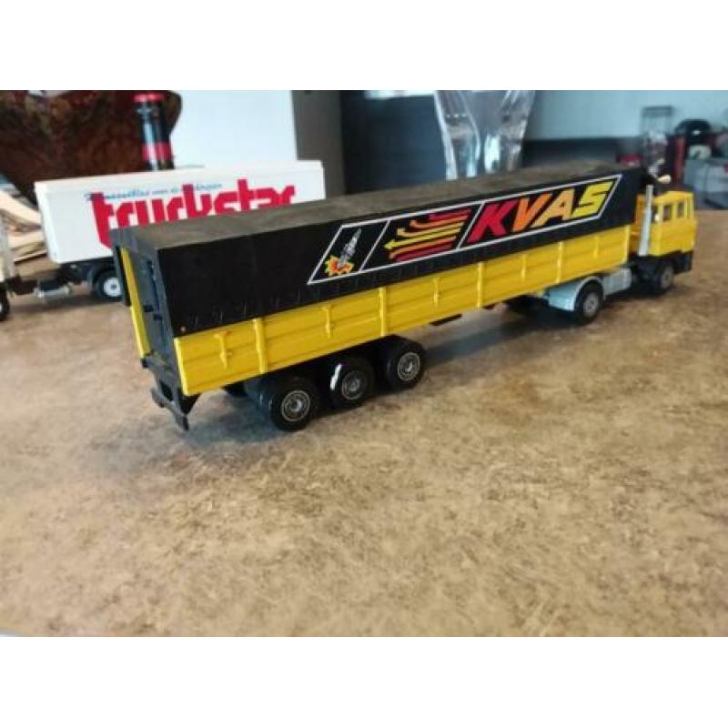 DAF F2800 turbo met oplegger "KVAS" van Solido Tonergams.