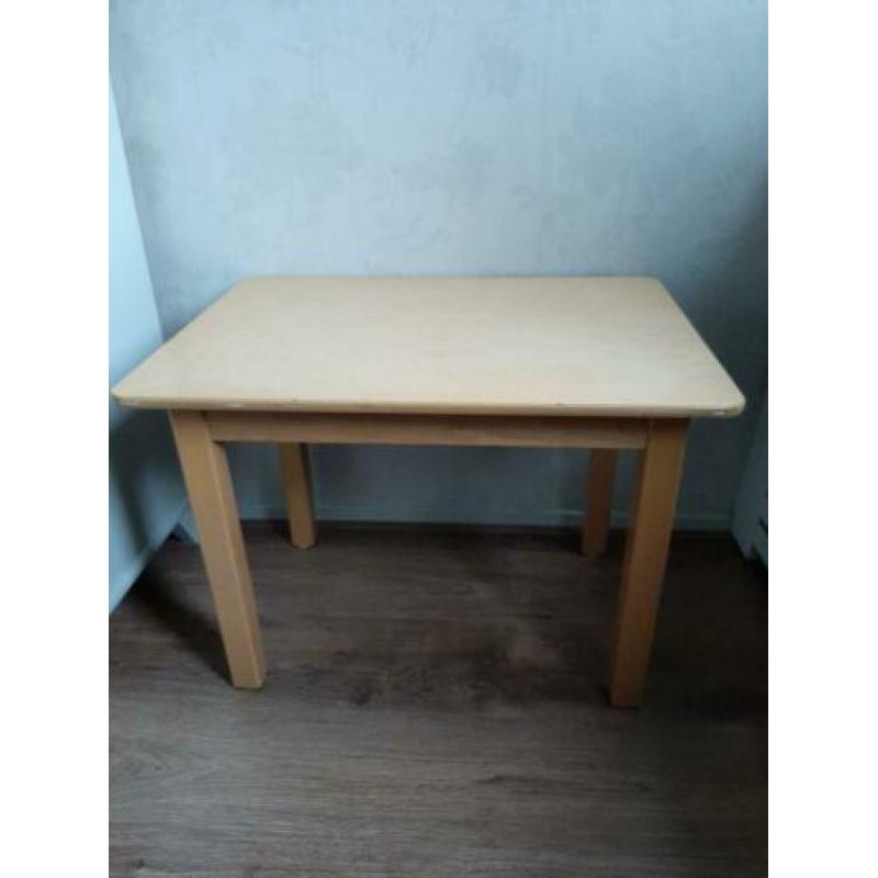 Kindertafeltje 70x50x51