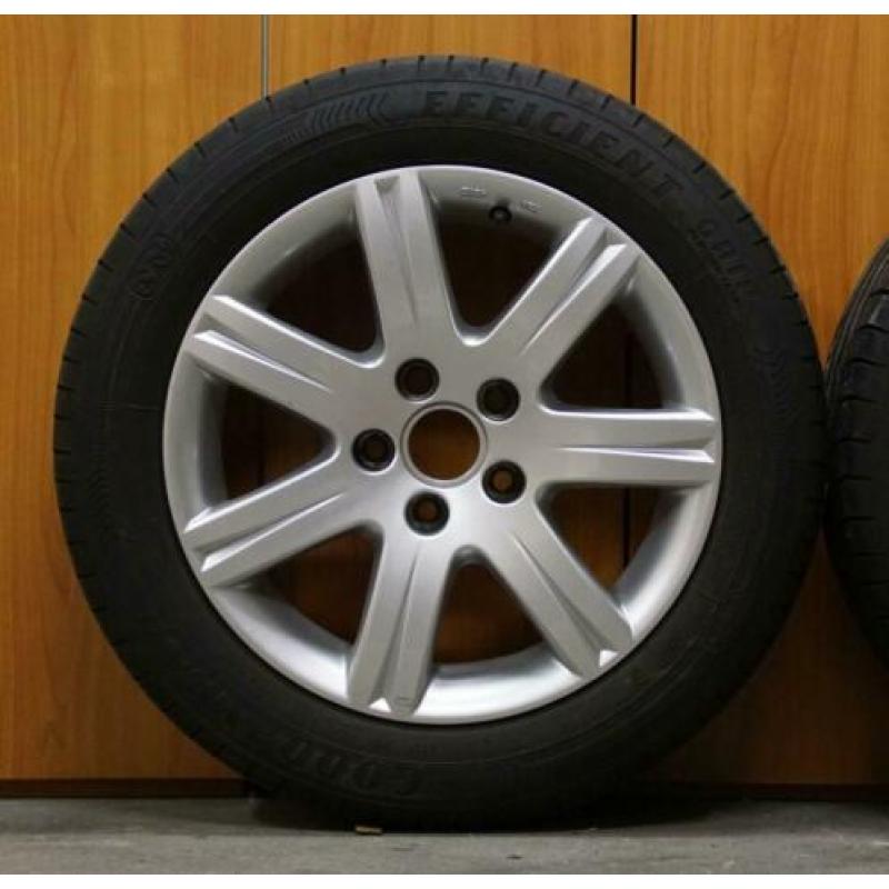 Lichtmetalen 16 inch velgen (origineel Audi) met zomerbanden
