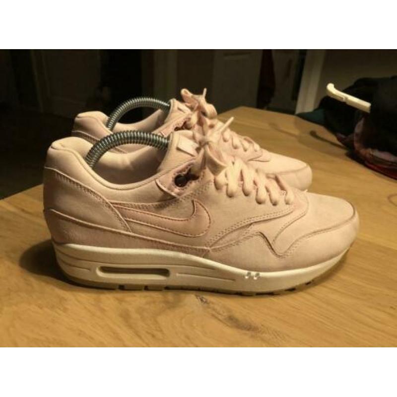 Nike WMNS Air Max 1 Pink Suède Maat 40