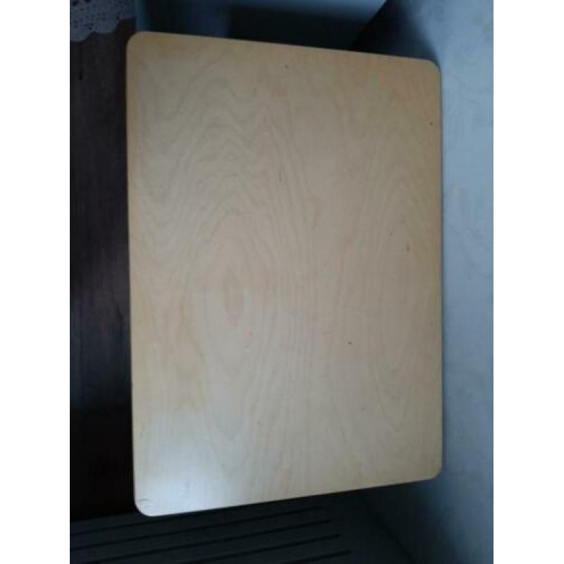 Kindertafeltje 70x50x51