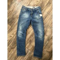 Maison & scotch boyfriend fit jeans. 32-34