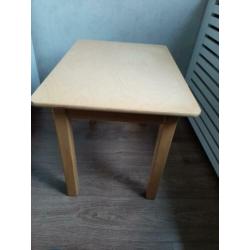 Kindertafeltje 70x50x51