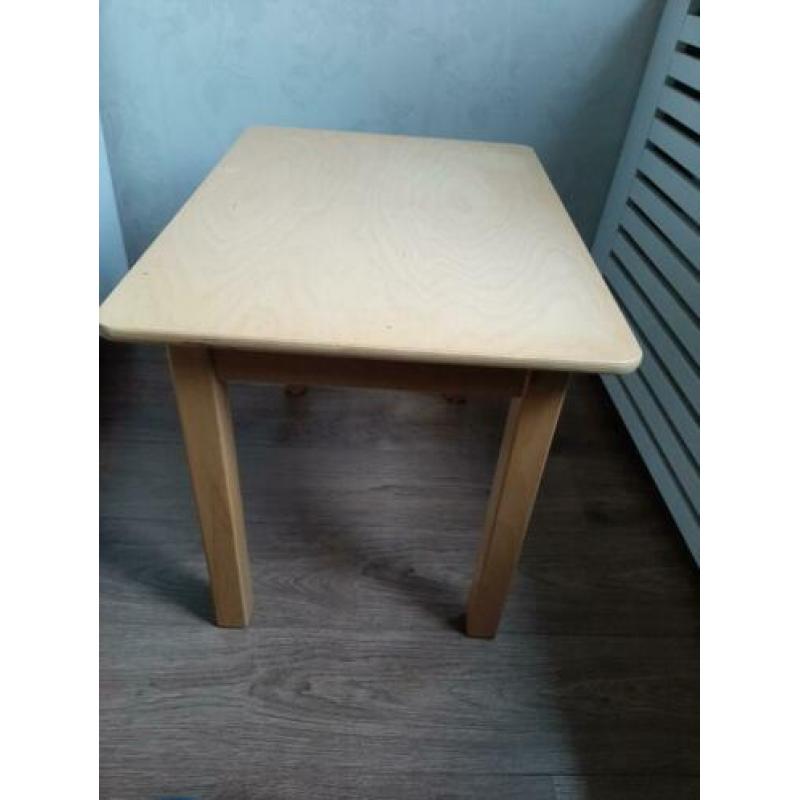 Kindertafeltje 70x50x51
