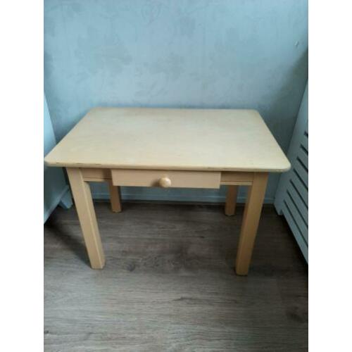 Kindertafeltje 70x50x51
