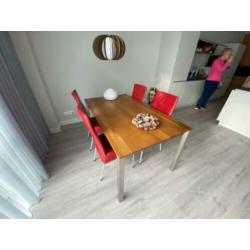 Eiken met RVS poten eetkamertafel