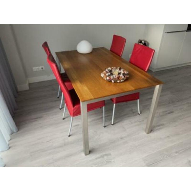 Eiken met RVS poten eetkamertafel