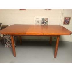 Uitschuifbare eettafel