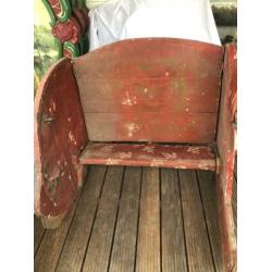Kermis wagon / bankje van een rups baan