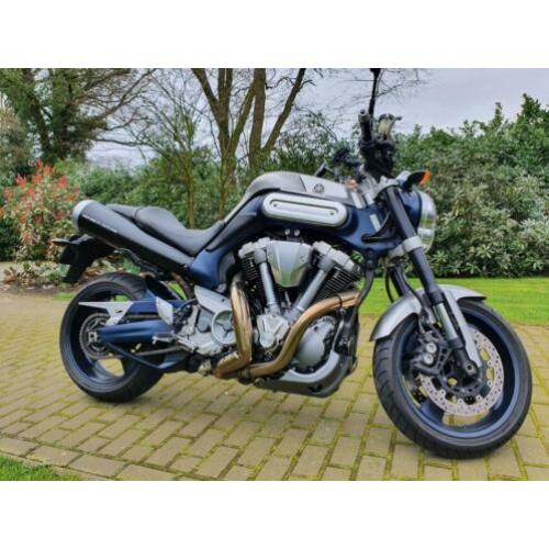 Schadevrije yamaha mt01 origineel met damuitlaten.?