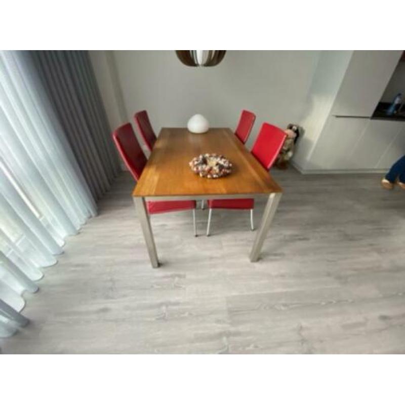 Eiken met RVS poten eetkamertafel