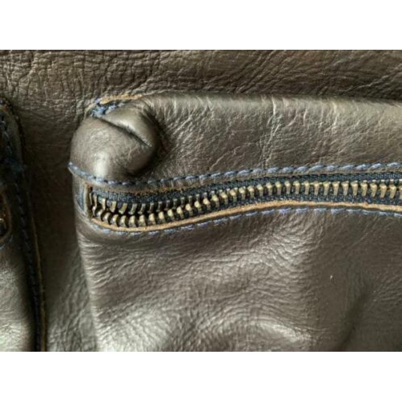 Cowboysbag the bag donkerbruin met blauwe stiksels