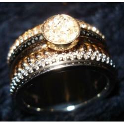 Te koop 18 delig ringenset van IXXXI