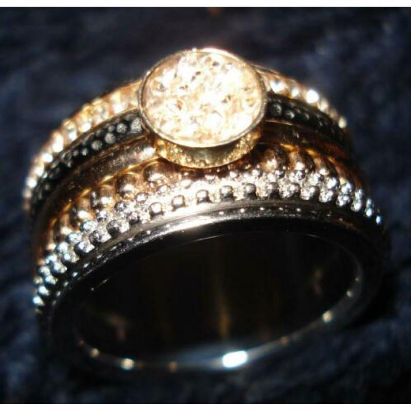 Te koop 18 delig ringenset van IXXXI