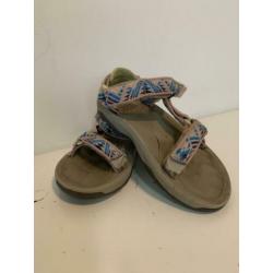 Teva’s maat 28/29