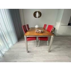 Eiken met RVS poten eetkamertafel