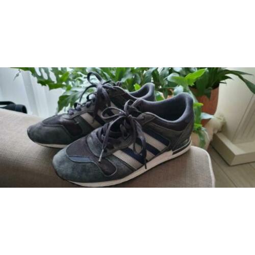 Adidas sneakers maat 42