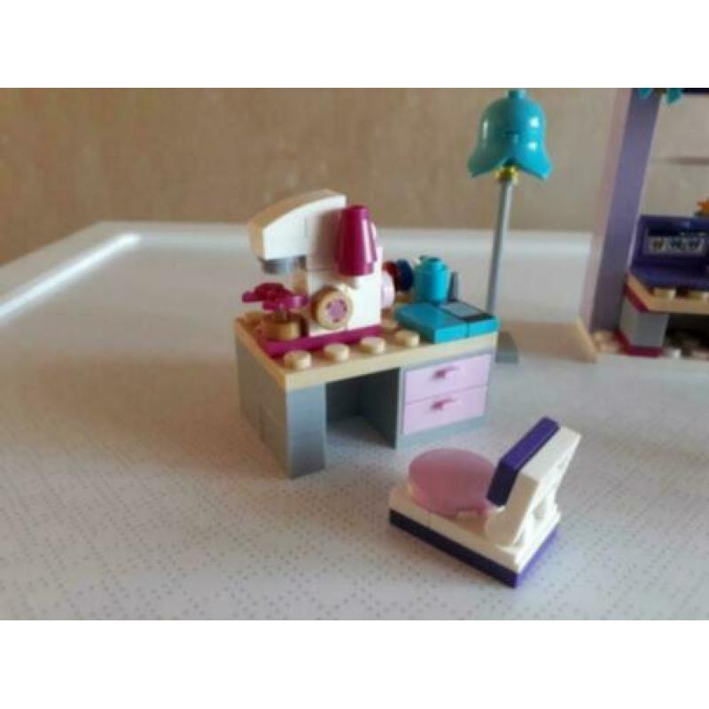 Lego friends 41115. Emma's atelier