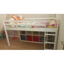 Boxspring, Bed, Kast, TV Meubel, Kamer