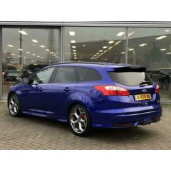 Ford Focus Wagon 2.0-250PK EcoBoost ST Navigatie | Xenon | P